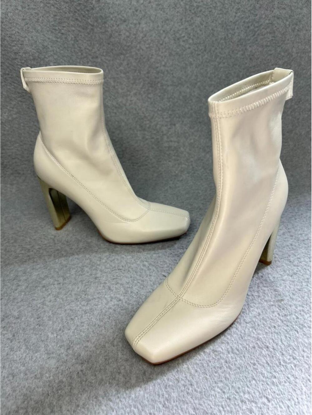Torgeis Faux Leather Ankle Pull On Gold Heel Bootie 6 Ivory Modern Minimalist